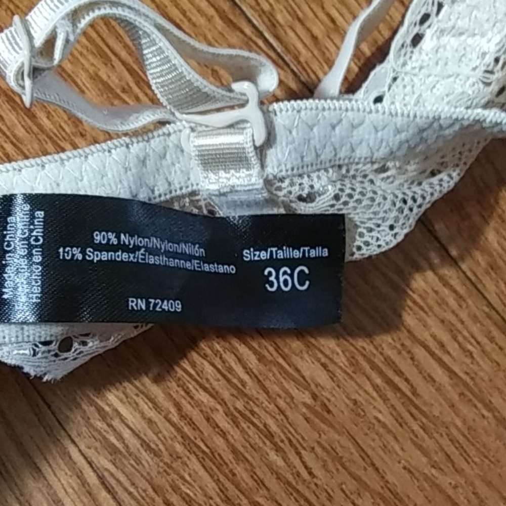 Bras - Picture 2 of 3